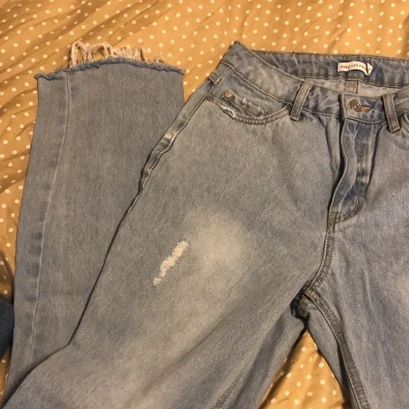 Avec Les Filles Blue Light Wash Slit Straight Leg Jeans. Size 27. Designer jeans - Picture 4 of 8